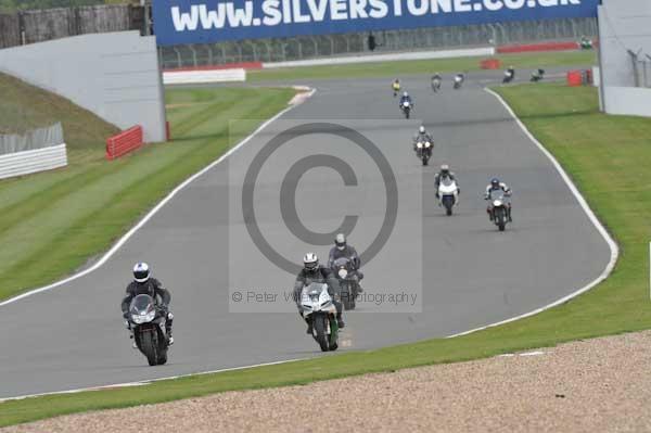 Motorcycle action photographs;Silverstone circuit;Silverstone photographs;Trackday digital images;event digital images;eventdigitalimages;no limits trackday;peter wileman photography;rockingham towcester northamptonshire;trackday;trackday photos