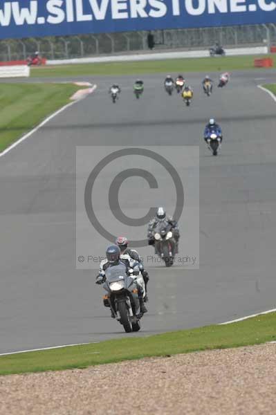 Motorcycle action photographs;Silverstone circuit;Silverstone photographs;Trackday digital images;event digital images;eventdigitalimages;no limits trackday;peter wileman photography;rockingham towcester northamptonshire;trackday;trackday photos