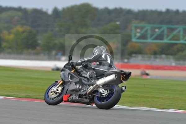 Motorcycle action photographs;Silverstone circuit;Silverstone photographs;Trackday digital images;event digital images;eventdigitalimages;no limits trackday;peter wileman photography;rockingham towcester northamptonshire;trackday;trackday photos