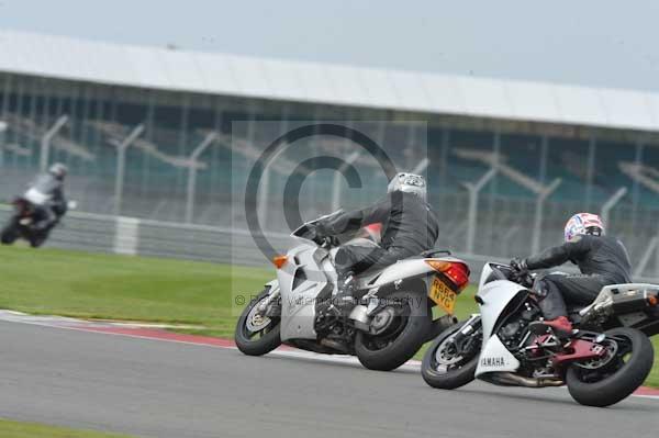 Motorcycle action photographs;Silverstone circuit;Silverstone photographs;Trackday digital images;event digital images;eventdigitalimages;no limits trackday;peter wileman photography;rockingham towcester northamptonshire;trackday;trackday photos