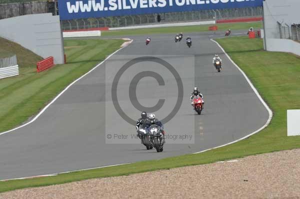 Motorcycle action photographs;Silverstone circuit;Silverstone photographs;Trackday digital images;event digital images;eventdigitalimages;no limits trackday;peter wileman photography;rockingham towcester northamptonshire;trackday;trackday photos