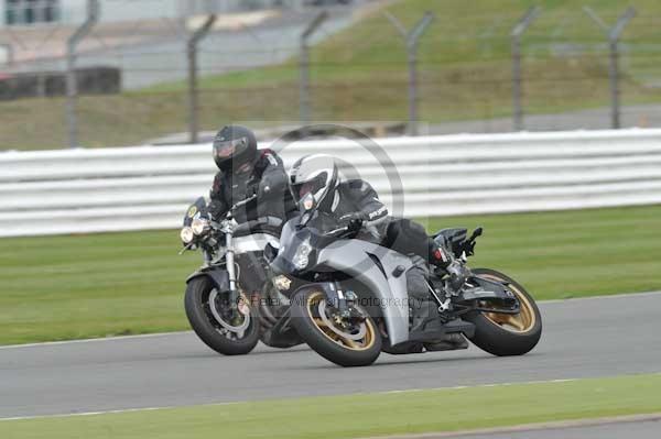 Motorcycle action photographs;Silverstone circuit;Silverstone photographs;Trackday digital images;event digital images;eventdigitalimages;no limits trackday;peter wileman photography;rockingham towcester northamptonshire;trackday;trackday photos