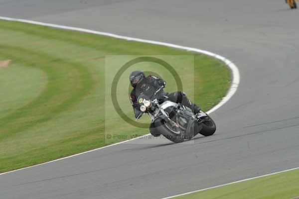 Motorcycle action photographs;Silverstone circuit;Silverstone photographs;Trackday digital images;event digital images;eventdigitalimages;no limits trackday;peter wileman photography;rockingham towcester northamptonshire;trackday;trackday photos