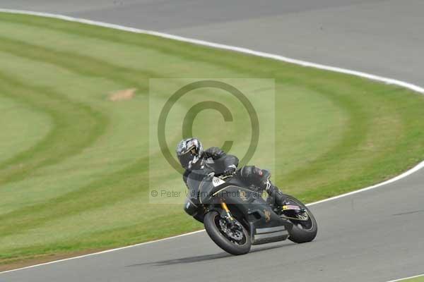 Motorcycle action photographs;Silverstone circuit;Silverstone photographs;Trackday digital images;event digital images;eventdigitalimages;no limits trackday;peter wileman photography;rockingham towcester northamptonshire;trackday;trackday photos