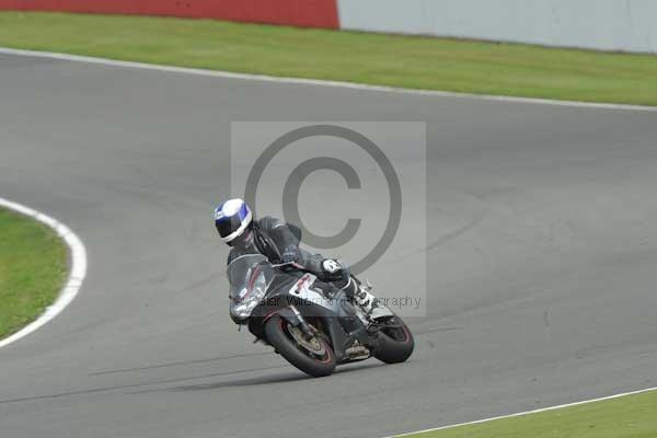 Motorcycle action photographs;Silverstone circuit;Silverstone photographs;Trackday digital images;event digital images;eventdigitalimages;no limits trackday;peter wileman photography;rockingham towcester northamptonshire;trackday;trackday photos