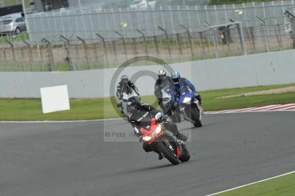 Motorcycle action photographs;Silverstone circuit;Silverstone photographs;Trackday digital images;event digital images;eventdigitalimages;no limits trackday;peter wileman photography;rockingham towcester northamptonshire;trackday;trackday photos