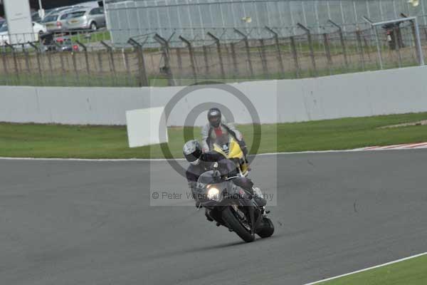 Motorcycle action photographs;Silverstone circuit;Silverstone photographs;Trackday digital images;event digital images;eventdigitalimages;no limits trackday;peter wileman photography;rockingham towcester northamptonshire;trackday;trackday photos