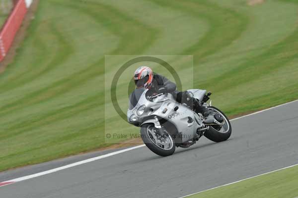 Motorcycle action photographs;Silverstone circuit;Silverstone photographs;Trackday digital images;event digital images;eventdigitalimages;no limits trackday;peter wileman photography;rockingham towcester northamptonshire;trackday;trackday photos