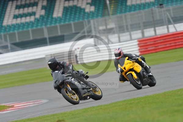 Motorcycle action photographs;Silverstone circuit;Silverstone photographs;Trackday digital images;event digital images;eventdigitalimages;no limits trackday;peter wileman photography;rockingham towcester northamptonshire;trackday;trackday photos