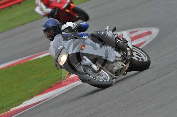 Motorcycle action photographs;Silverstone circuit;Silverstone photographs;Trackday digital images;event digital images;eventdigitalimages;no limits trackday;peter wileman photography;rockingham towcester northamptonshire;trackday;trackday photos