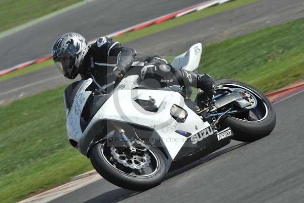 Motorcycle action photographs;Silverstone circuit;Silverstone photographs;Trackday digital images;event digital images;eventdigitalimages;no limits trackday;peter wileman photography;rockingham towcester northamptonshire;trackday;trackday photos