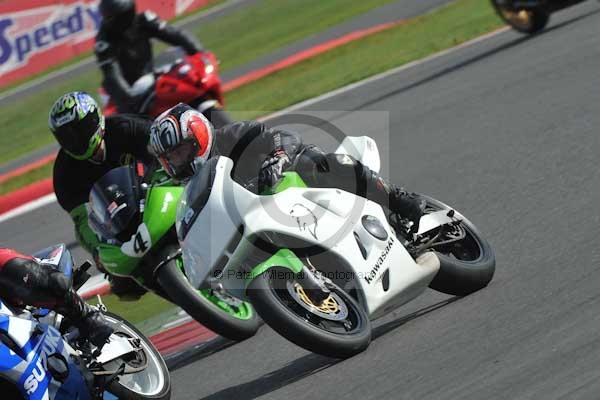 Motorcycle action photographs;Silverstone circuit;Silverstone photographs;Trackday digital images;event digital images;eventdigitalimages;no limits trackday;peter wileman photography;rockingham towcester northamptonshire;trackday;trackday photos