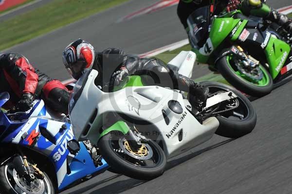 Motorcycle action photographs;Silverstone circuit;Silverstone photographs;Trackday digital images;event digital images;eventdigitalimages;no limits trackday;peter wileman photography;rockingham towcester northamptonshire;trackday;trackday photos