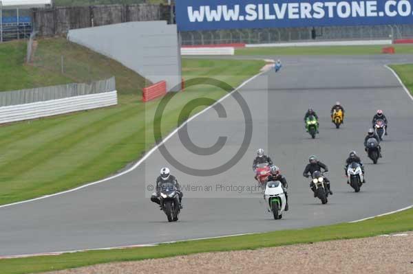 Motorcycle action photographs;Silverstone circuit;Silverstone photographs;Trackday digital images;event digital images;eventdigitalimages;no limits trackday;peter wileman photography;rockingham towcester northamptonshire;trackday;trackday photos