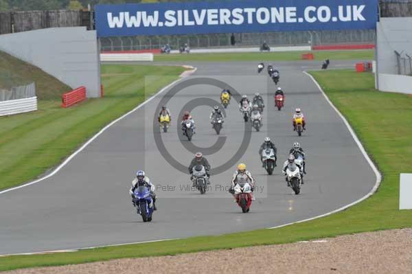 Motorcycle action photographs;Silverstone circuit;Silverstone photographs;Trackday digital images;event digital images;eventdigitalimages;no limits trackday;peter wileman photography;rockingham towcester northamptonshire;trackday;trackday photos