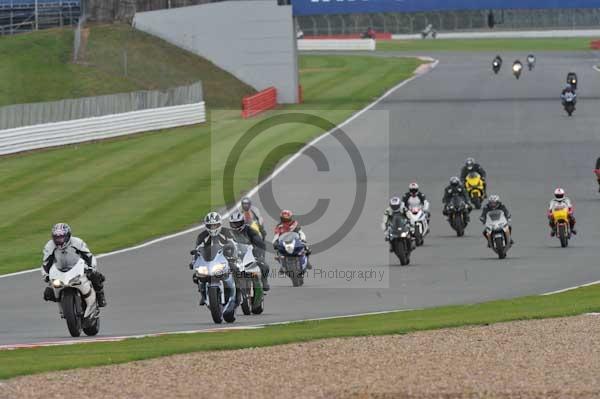 Motorcycle action photographs;Silverstone circuit;Silverstone photographs;Trackday digital images;event digital images;eventdigitalimages;no limits trackday;peter wileman photography;rockingham towcester northamptonshire;trackday;trackday photos