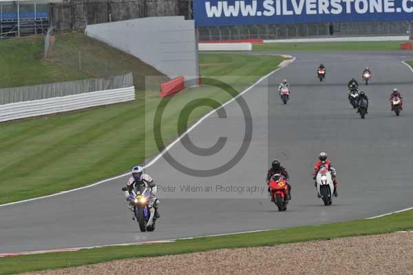 Motorcycle action photographs;Silverstone circuit;Silverstone photographs;Trackday digital images;event digital images;eventdigitalimages;no limits trackday;peter wileman photography;rockingham towcester northamptonshire;trackday;trackday photos