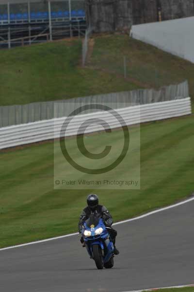 Motorcycle action photographs;Silverstone circuit;Silverstone photographs;Trackday digital images;event digital images;eventdigitalimages;no limits trackday;peter wileman photography;rockingham towcester northamptonshire;trackday;trackday photos