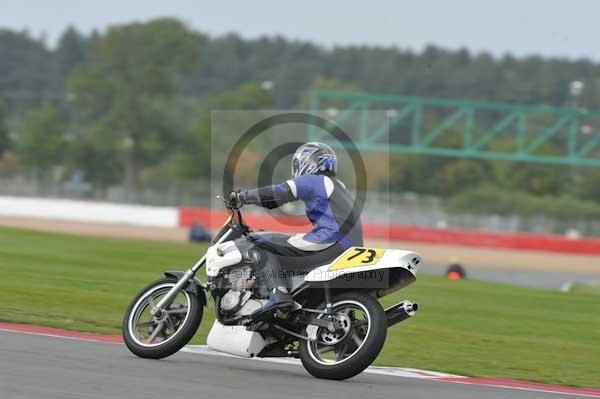 Motorcycle action photographs;Silverstone circuit;Silverstone photographs;Trackday digital images;event digital images;eventdigitalimages;no limits trackday;peter wileman photography;rockingham towcester northamptonshire;trackday;trackday photos