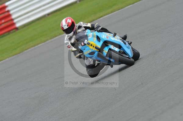 Motorcycle action photographs;Silverstone circuit;Silverstone photographs;Trackday digital images;event digital images;eventdigitalimages;no limits trackday;peter wileman photography;rockingham towcester northamptonshire;trackday;trackday photos