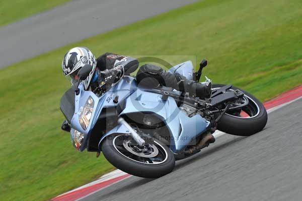 Motorcycle action photographs;Silverstone circuit;Silverstone photographs;Trackday digital images;event digital images;eventdigitalimages;no limits trackday;peter wileman photography;rockingham towcester northamptonshire;trackday;trackday photos