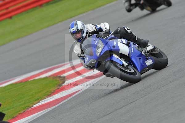 Motorcycle action photographs;Silverstone circuit;Silverstone photographs;Trackday digital images;event digital images;eventdigitalimages;no limits trackday;peter wileman photography;rockingham towcester northamptonshire;trackday;trackday photos