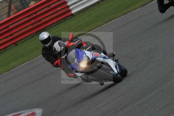 Motorcycle action photographs;Silverstone circuit;Silverstone photographs;Trackday digital images;event digital images;eventdigitalimages;no limits trackday;peter wileman photography;rockingham towcester northamptonshire;trackday;trackday photos