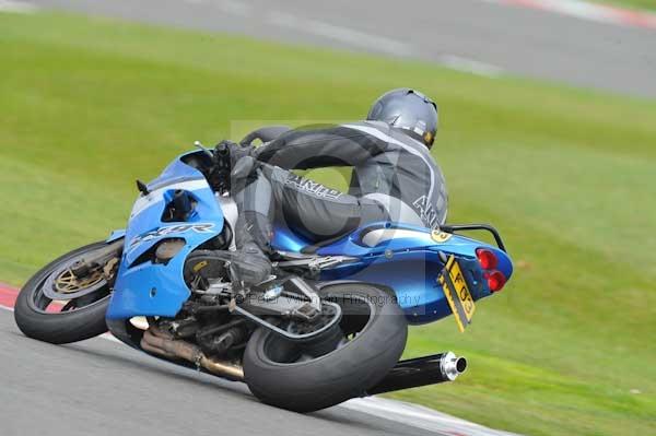 Motorcycle action photographs;Silverstone circuit;Silverstone photographs;Trackday digital images;event digital images;eventdigitalimages;no limits trackday;peter wileman photography;rockingham towcester northamptonshire;trackday;trackday photos