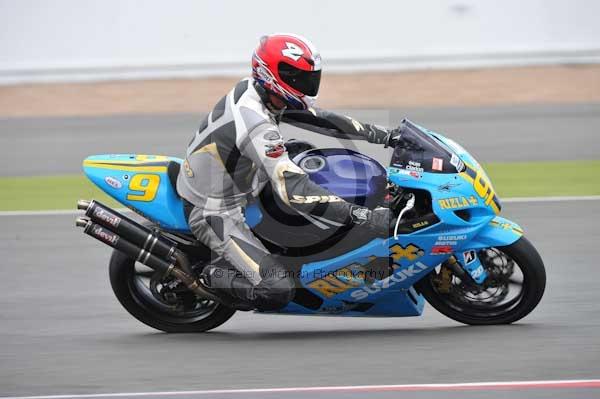 Motorcycle action photographs;Silverstone circuit;Silverstone photographs;Trackday digital images;event digital images;eventdigitalimages;no limits trackday;peter wileman photography;rockingham towcester northamptonshire;trackday;trackday photos