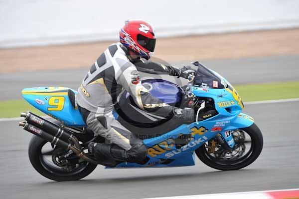 Motorcycle action photographs;Silverstone circuit;Silverstone photographs;Trackday digital images;event digital images;eventdigitalimages;no limits trackday;peter wileman photography;rockingham towcester northamptonshire;trackday;trackday photos