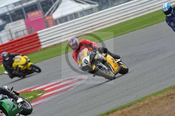 Motorcycle action photographs;Silverstone circuit;Silverstone photographs;Trackday digital images;event digital images;eventdigitalimages;no limits trackday;peter wileman photography;rockingham towcester northamptonshire;trackday;trackday photos