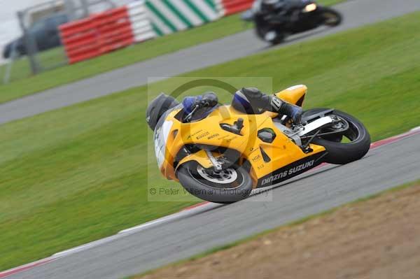 Motorcycle action photographs;Silverstone circuit;Silverstone photographs;Trackday digital images;event digital images;eventdigitalimages;no limits trackday;peter wileman photography;rockingham towcester northamptonshire;trackday;trackday photos