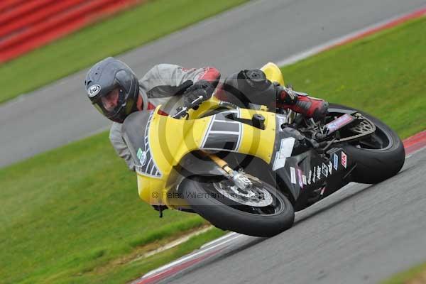 Motorcycle action photographs;Silverstone circuit;Silverstone photographs;Trackday digital images;event digital images;eventdigitalimages;no limits trackday;peter wileman photography;rockingham towcester northamptonshire;trackday;trackday photos