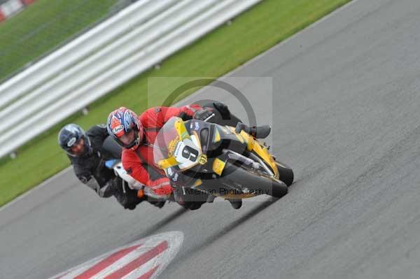 Motorcycle action photographs;Silverstone circuit;Silverstone photographs;Trackday digital images;event digital images;eventdigitalimages;no limits trackday;peter wileman photography;rockingham towcester northamptonshire;trackday;trackday photos