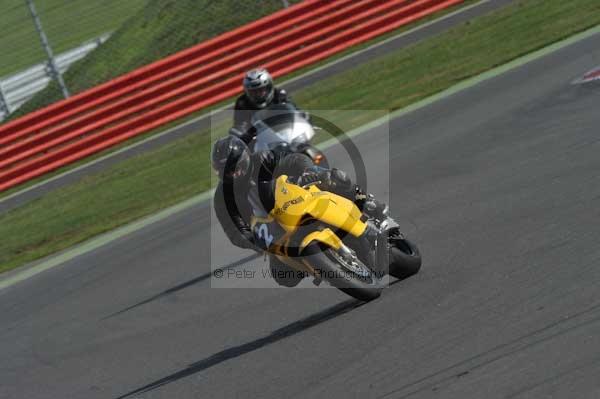 Motorcycle action photographs;Silverstone circuit;Silverstone photographs;Trackday digital images;event digital images;eventdigitalimages;no limits trackday;peter wileman photography;rockingham towcester northamptonshire;trackday;trackday photos