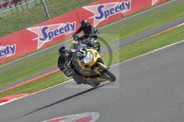 Motorcycle action photographs;Silverstone circuit;Silverstone photographs;Trackday digital images;event digital images;eventdigitalimages;no limits trackday;peter wileman photography;rockingham towcester northamptonshire;trackday;trackday photos