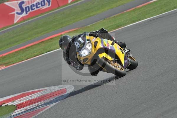 Motorcycle action photographs;Silverstone circuit;Silverstone photographs;Trackday digital images;event digital images;eventdigitalimages;no limits trackday;peter wileman photography;rockingham towcester northamptonshire;trackday;trackday photos