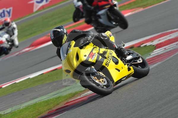 Motorcycle action photographs;Silverstone circuit;Silverstone photographs;Trackday digital images;event digital images;eventdigitalimages;no limits trackday;peter wileman photography;rockingham towcester northamptonshire;trackday;trackday photos