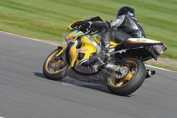 Motorcycle action photographs;Silverstone circuit;Silverstone photographs;Trackday digital images;event digital images;eventdigitalimages;no limits trackday;peter wileman photography;rockingham towcester northamptonshire;trackday;trackday photos