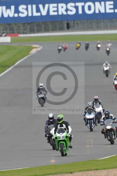 Motorcycle action photographs;Silverstone circuit;Silverstone photographs;Trackday digital images;event digital images;eventdigitalimages;no limits trackday;peter wileman photography;rockingham towcester northamptonshire;trackday;trackday photos