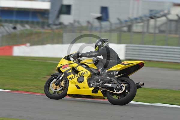 Motorcycle action photographs;Silverstone circuit;Silverstone photographs;Trackday digital images;event digital images;eventdigitalimages;no limits trackday;peter wileman photography;rockingham towcester northamptonshire;trackday;trackday photos