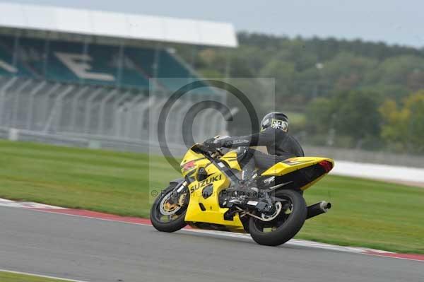 Motorcycle action photographs;Silverstone circuit;Silverstone photographs;Trackday digital images;event digital images;eventdigitalimages;no limits trackday;peter wileman photography;rockingham towcester northamptonshire;trackday;trackday photos