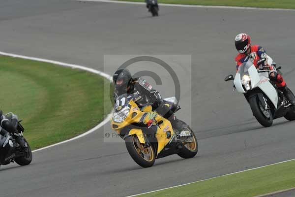 Motorcycle action photographs;Silverstone circuit;Silverstone photographs;Trackday digital images;event digital images;eventdigitalimages;no limits trackday;peter wileman photography;rockingham towcester northamptonshire;trackday;trackday photos