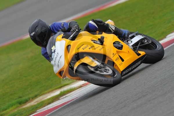 Motorcycle action photographs;Silverstone circuit;Silverstone photographs;Trackday digital images;event digital images;eventdigitalimages;no limits trackday;peter wileman photography;rockingham towcester northamptonshire;trackday;trackday photos