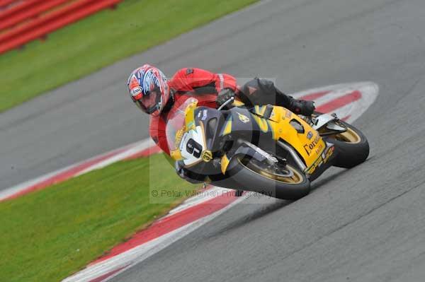 Motorcycle action photographs;Silverstone circuit;Silverstone photographs;Trackday digital images;event digital images;eventdigitalimages;no limits trackday;peter wileman photography;rockingham towcester northamptonshire;trackday;trackday photos