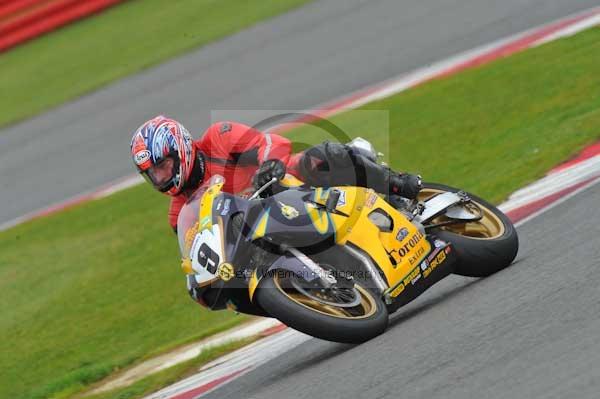 Motorcycle action photographs;Silverstone circuit;Silverstone photographs;Trackday digital images;event digital images;eventdigitalimages;no limits trackday;peter wileman photography;rockingham towcester northamptonshire;trackday;trackday photos