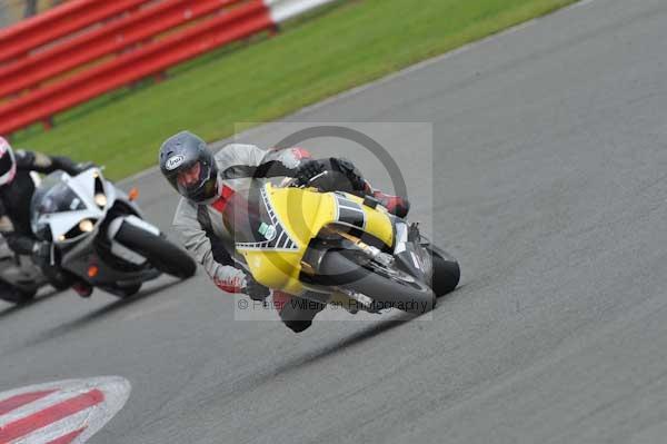 Motorcycle action photographs;Silverstone circuit;Silverstone photographs;Trackday digital images;event digital images;eventdigitalimages;no limits trackday;peter wileman photography;rockingham towcester northamptonshire;trackday;trackday photos