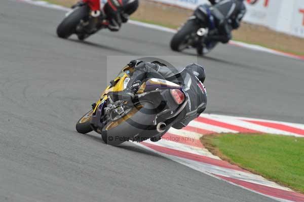 Motorcycle action photographs;Silverstone circuit;Silverstone photographs;Trackday digital images;event digital images;eventdigitalimages;no limits trackday;peter wileman photography;rockingham towcester northamptonshire;trackday;trackday photos