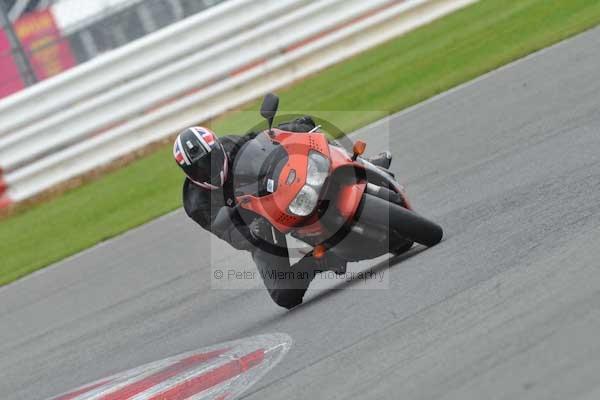 Motorcycle action photographs;Silverstone circuit;Silverstone photographs;Trackday digital images;event digital images;eventdigitalimages;no limits trackday;peter wileman photography;rockingham towcester northamptonshire;trackday;trackday photos