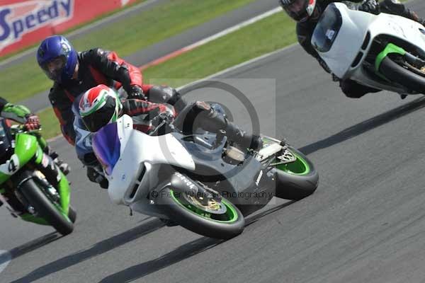 Motorcycle action photographs;Silverstone circuit;Silverstone photographs;Trackday digital images;event digital images;eventdigitalimages;no limits trackday;peter wileman photography;rockingham towcester northamptonshire;trackday;trackday photos